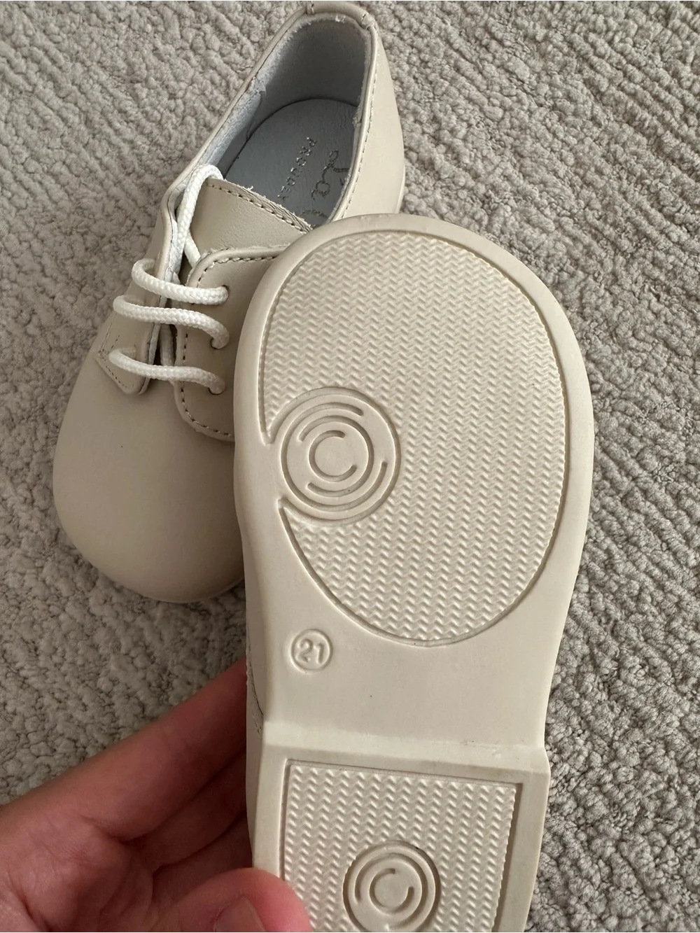 La Coqueta Lace-Up Shoes in Cream